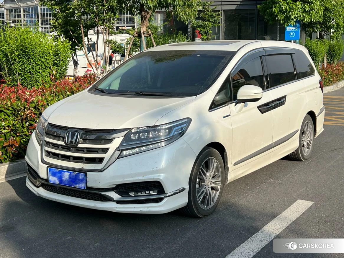 Honda Elysion 2019 Белый из Китая