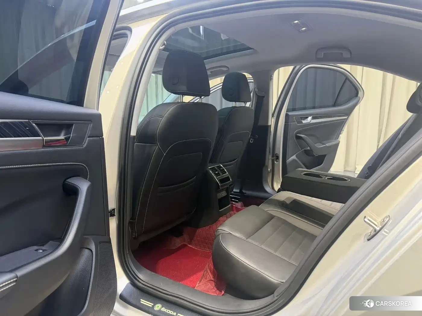 Skoda Superb 2023 Champagne/brown из Китая