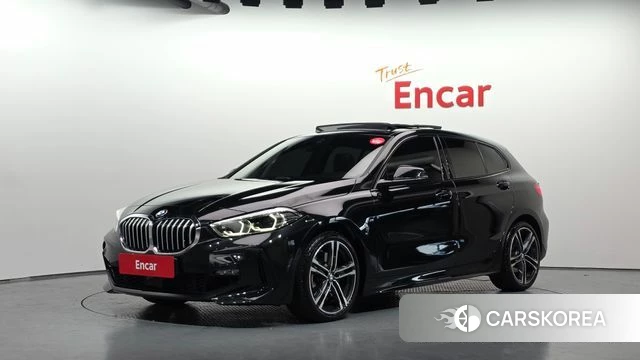 BMW 1 Series (F40) 2023 Черный из Кореи