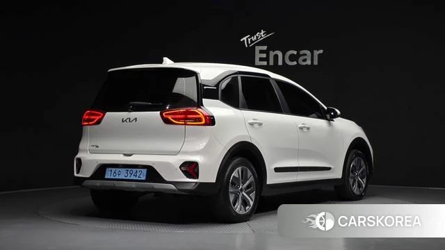 Kia Niro Plus 2022 Белый из Кореи
