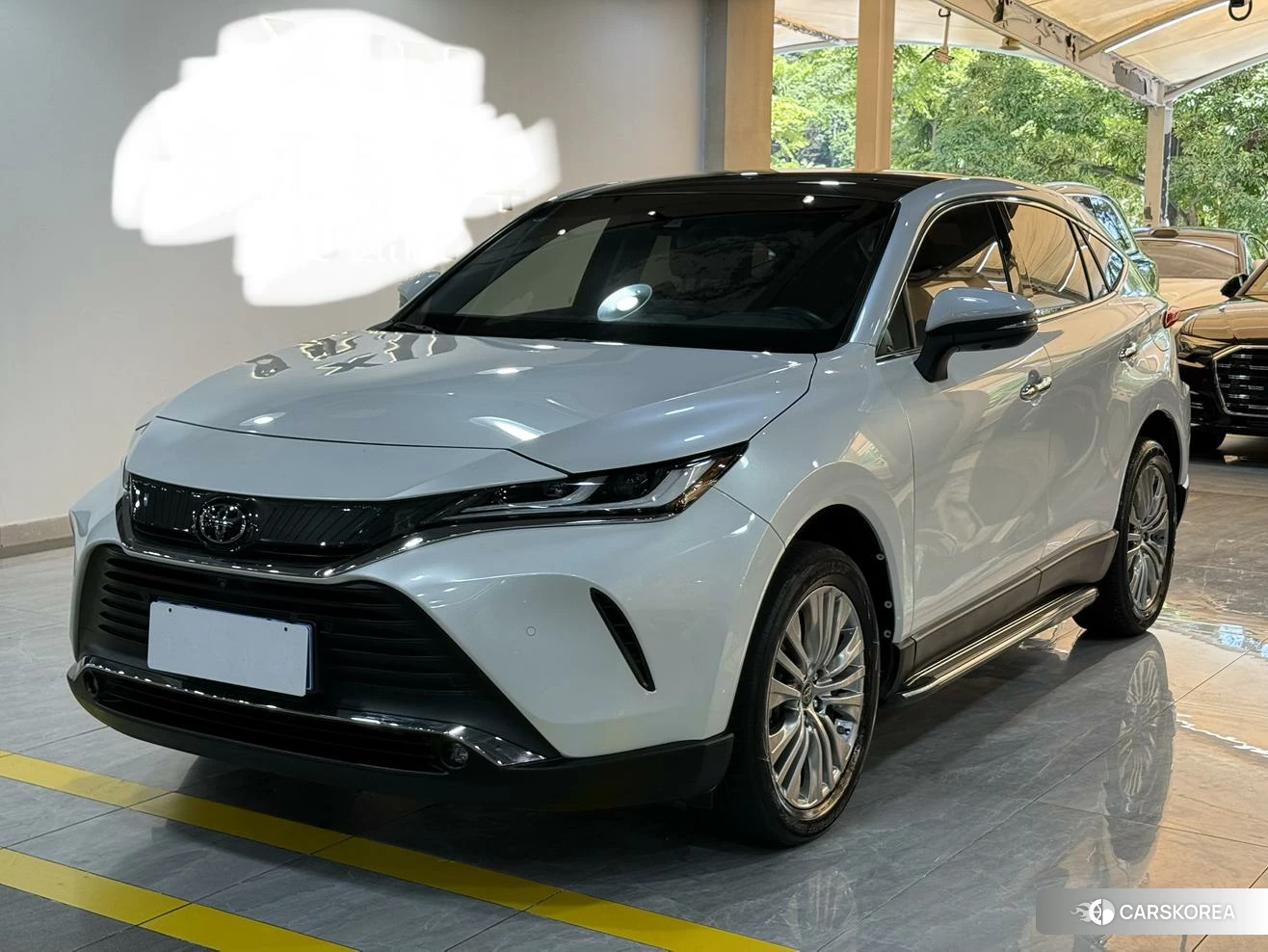 Toyota Harrier 2021 Белый из Китая