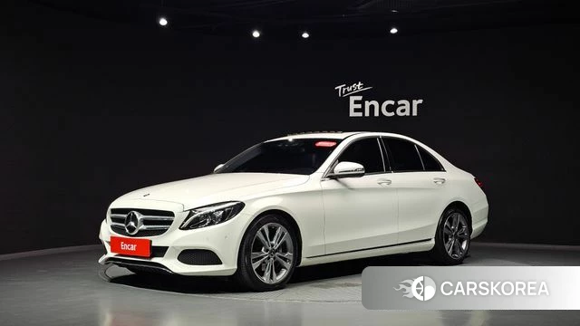 Mercedes-Benz C-Class W205 2018 Белый из Кореи