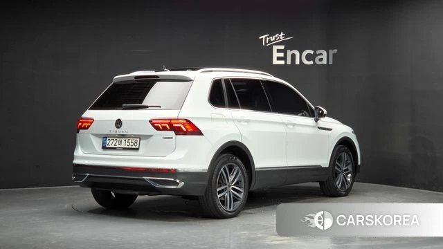 Volkswagen Tiguan second Generation 2022 Белый из Кореи