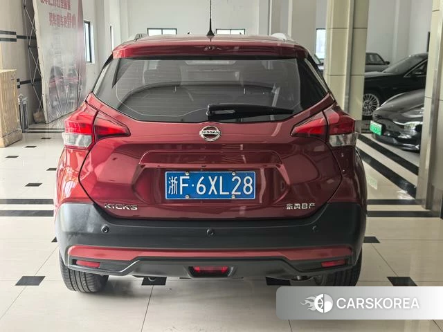 Nissan Kicks 2021 Красный из Китая