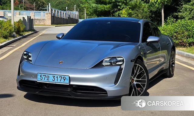 Porsche Taycan 2022 Серебряный из Кореи