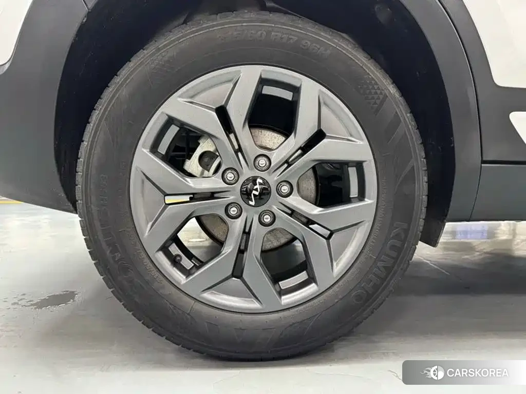 Kia Seltos 2023 Белый из Китая