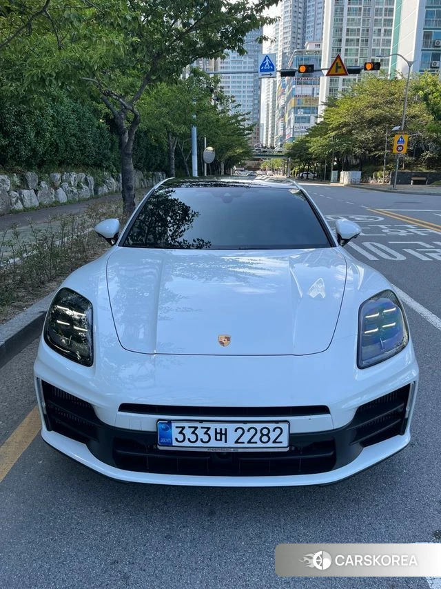 Porsche Panamera (976) 2025 Белый из Кореи