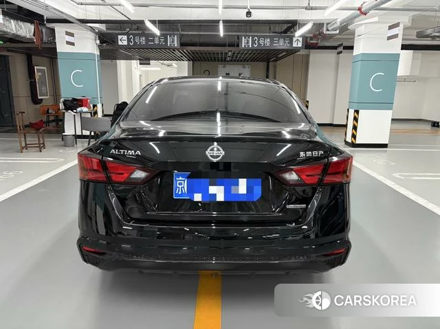 Nissan Altima 2022 Черный из Китая