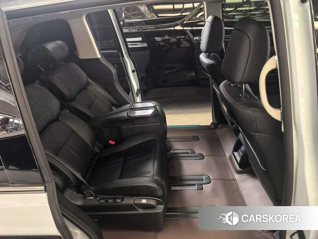 Honda Elysion 2023 Белый из Китая