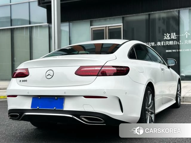 Mercedes-Benz E-Class 2022 Белый из Китая