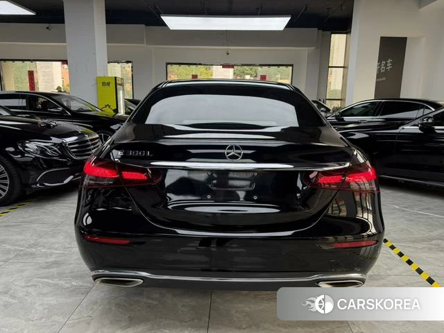 Mercedes-Benz E-Class 2021 Черный из Китая