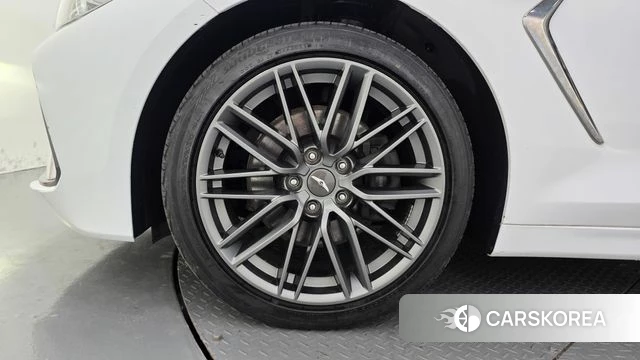 Genesis G70 2018 Белый из Кореи