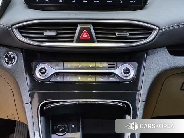 Hyundai Santa Fe 2021 Серебристо-серый из Китая