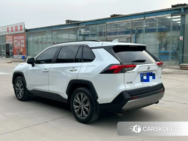 Toyota RAV4 2024 Белый из Китая