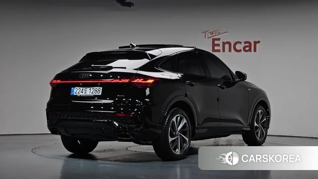 Audi Q5 (80A) 2025 Черный из Кореи