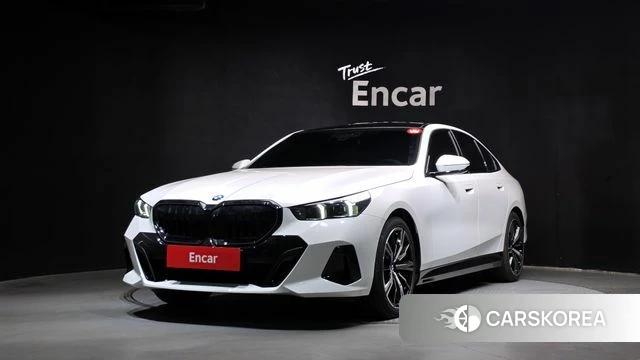 BMW 5 Series (G60) 2025 Белый из Кореи