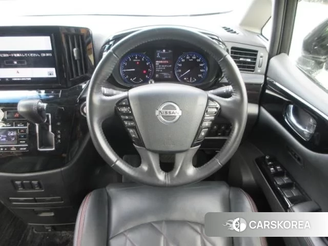 Nissan Elgrand 2022 из Японии