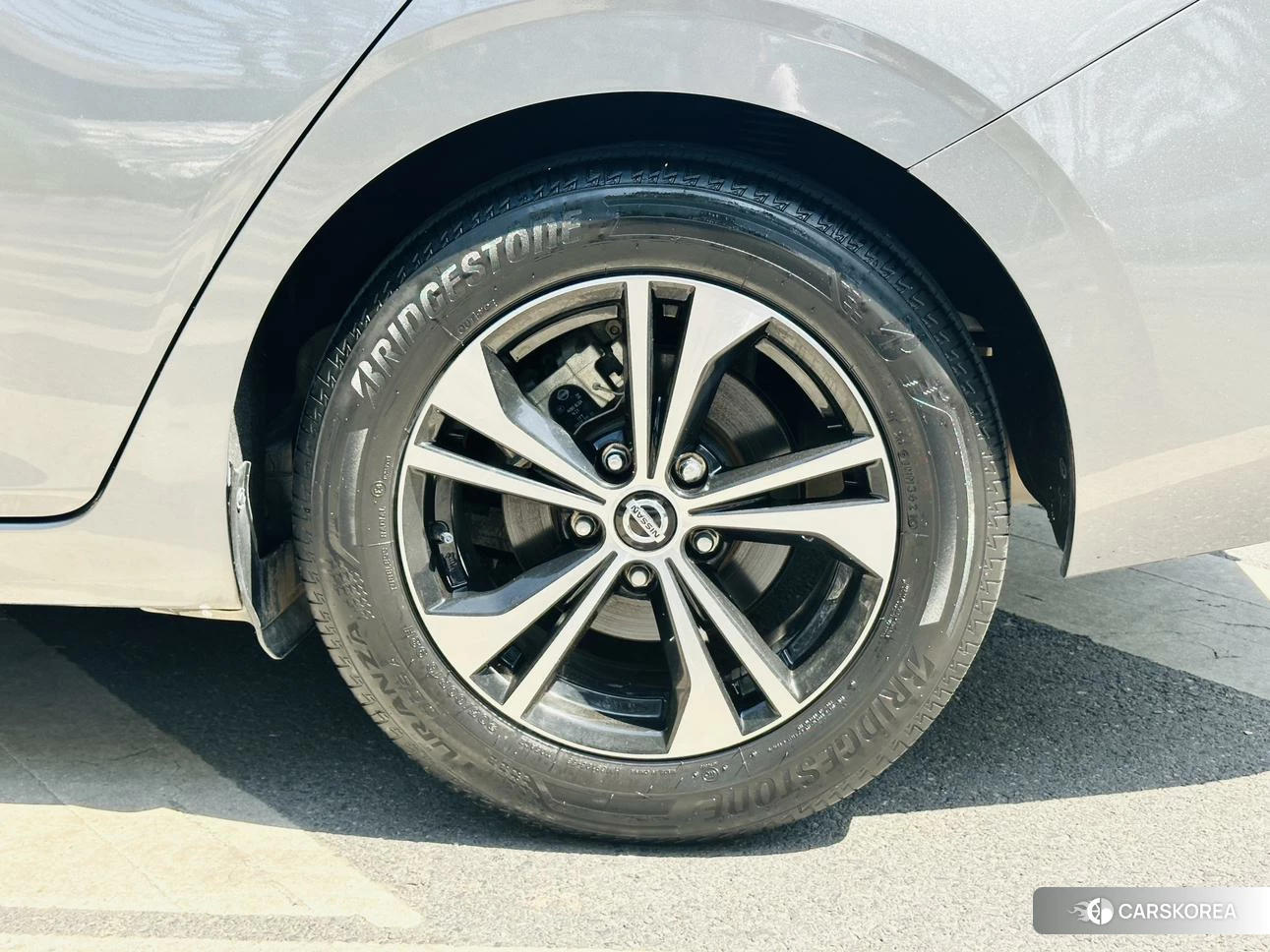Nissan Sylphy 2021 Темно-серый из Китая