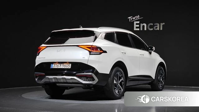 Kia Sportage 5th Generation Hybrid 2023 Белый из Кореи