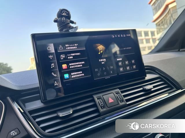 Audi Q5L 2021 Черный из Китая