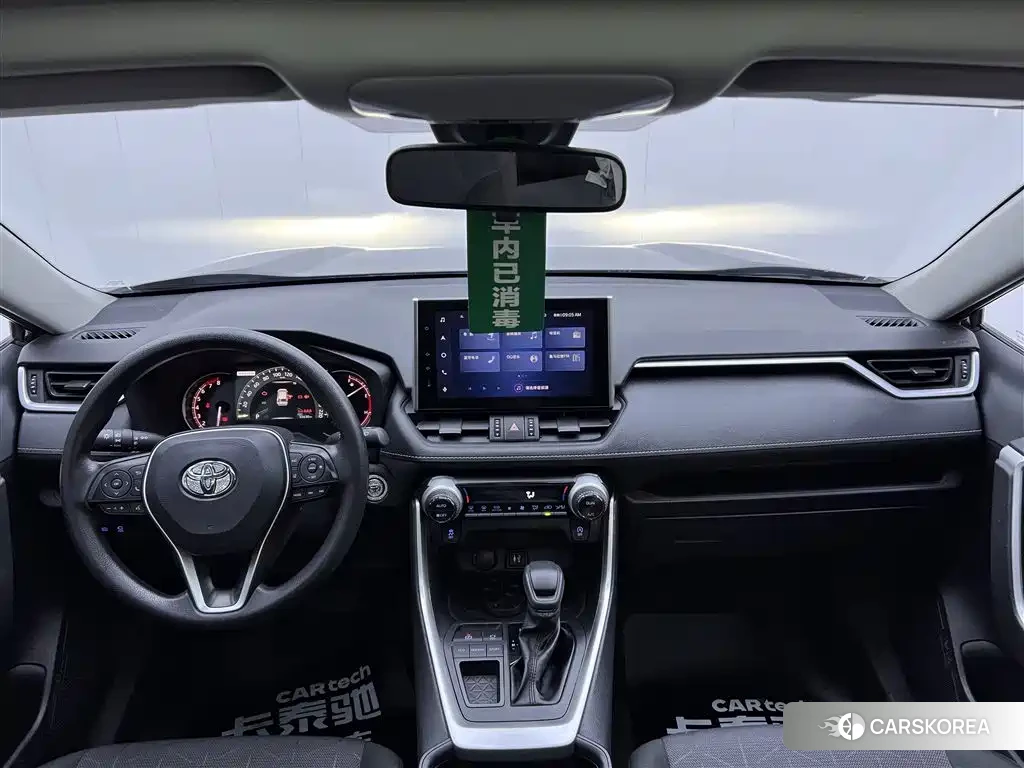 Toyota RAV4 2022 Черный из Китая