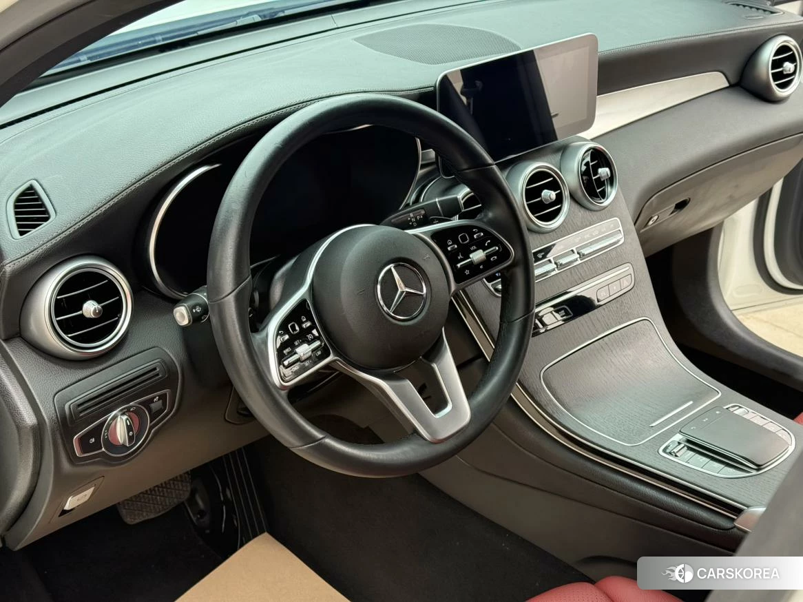 Mercedes-Benz GLC 2021 Белый из Китая