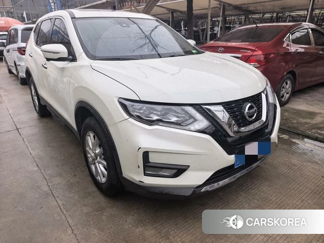 Nissan X-Trail 2021 Белый из Китая