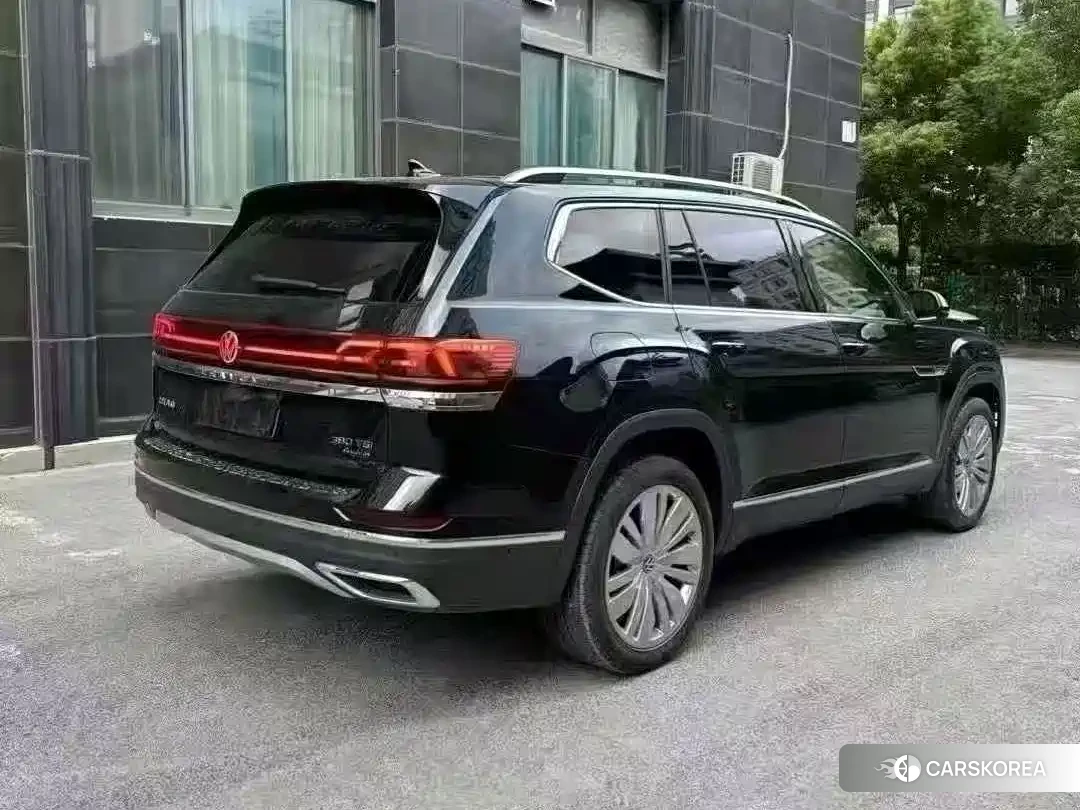 Volkswagen Touareg 2024 Черный из Китая