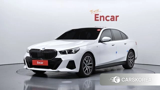 BMW 5 Series (G60) 2025 Белый из Кореи