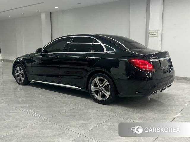 Mercedes-Benz C-class 2021 Зеленый из Китая