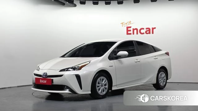 Toyota Prius 4th Generation 2019 Белый из Кореи