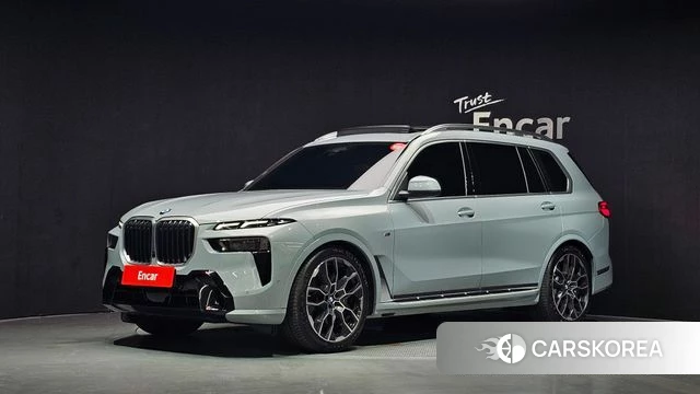 BMW X7 (G07) 2025 Серебристо-серый из Кореи