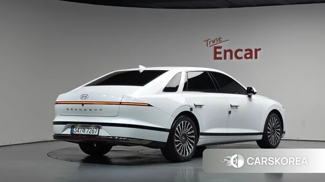 Hyundai Grandeur Hybrid (GN7) 2024 Белый из Кореи