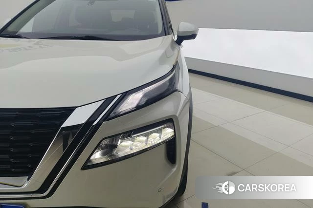 Nissan X-Trail 2022 Белый из Китая