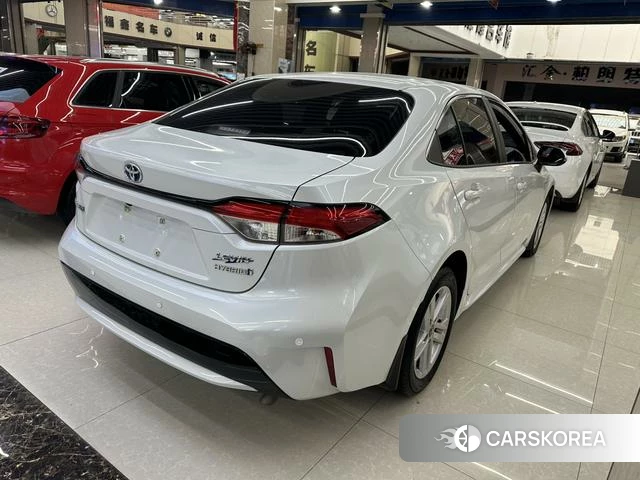 Toyota Levin 2021 Белый из Китая