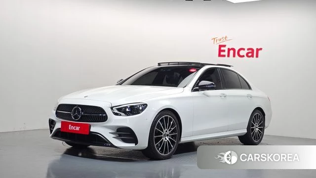 Mercedes-Benz E-Class W213 2023 Белый из Кореи