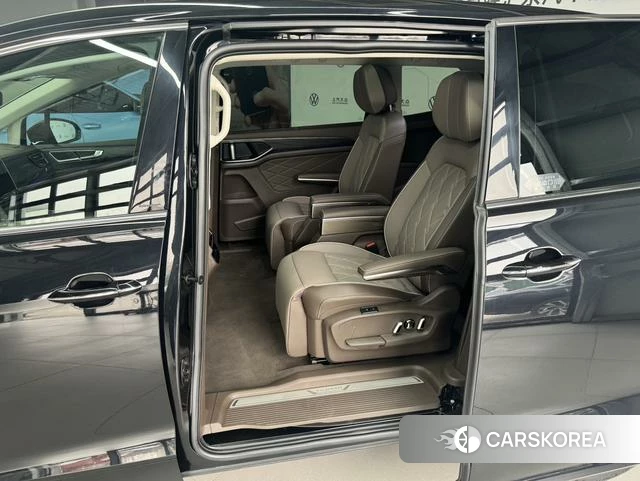 Volkswagen Viloran 2024 Черный из Китая