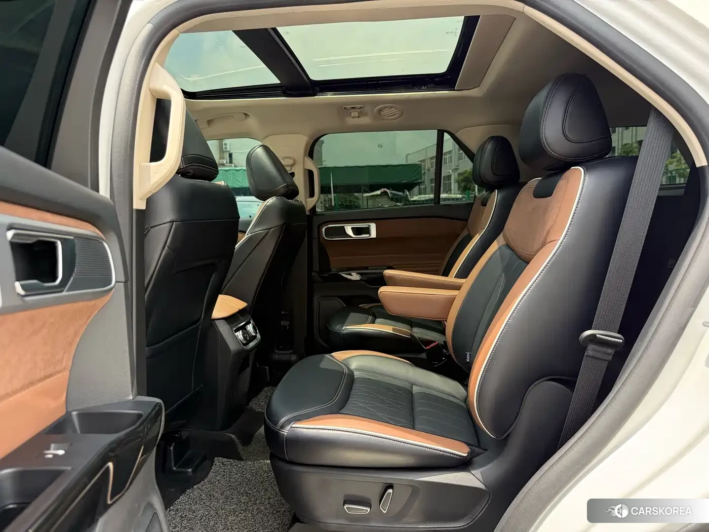 Ford Explorer 2023 Белый из Китая, фото 2