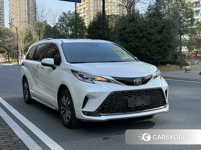 Toyota Granvia 2024 Белый из Китая