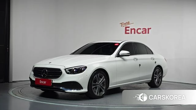 Mercedes-Benz E-Class W213 2022 Белый из Кореи