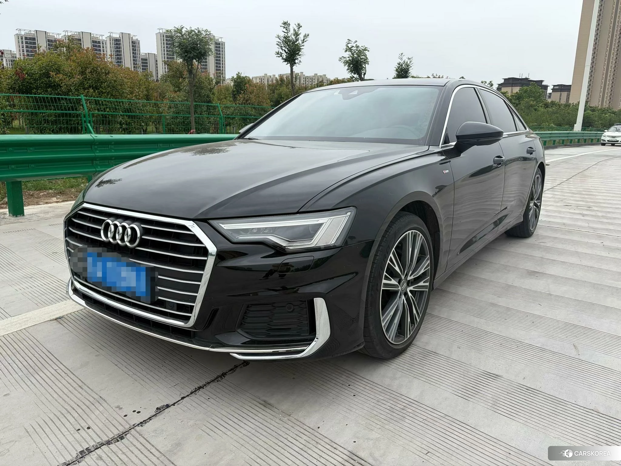 Audi A6L 2020 Черный из Китая