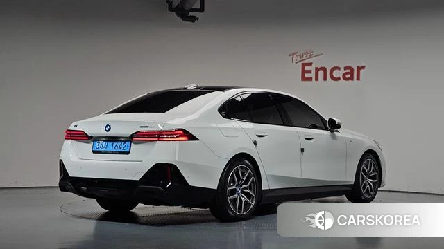 BMW i5 (G60) 2025 Белый из Кореи