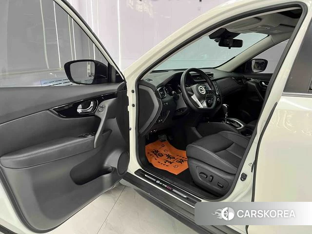 Nissan X-Trail 2023 Белый из Китая