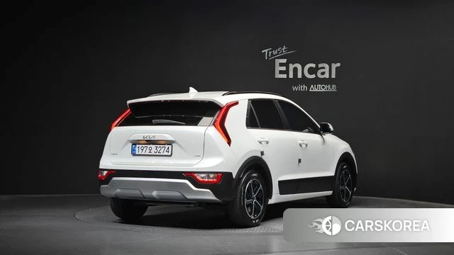 Kia Di Ol Nu Niro 2022 Белый из Кореи