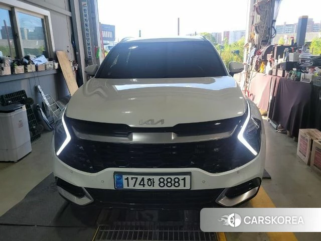 Kia Sportage 5th Generation Hybrid 2023 Белый из Кореи