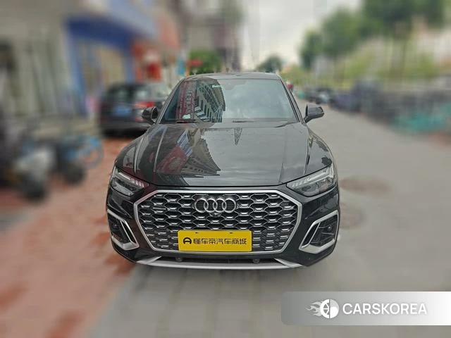 Audi Q5L 2021 Черный из Китая