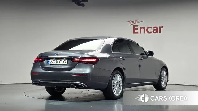 Mercedes-Benz E-Class W213 2022 Серый из Кореи