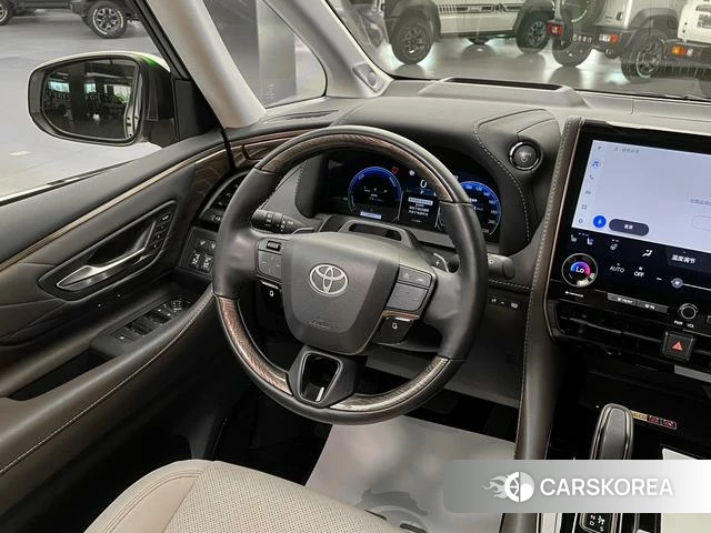 Toyota Alphard 2025 Белый из Китая