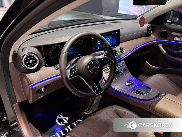 Mercedes-Benz E-Class 2023 Черный из Китая