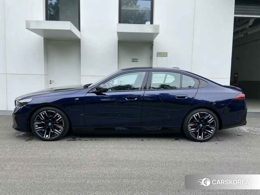 BMW i5 2024 Синий из Китая